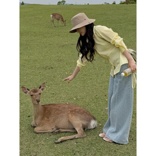 SEO STUDIO - Quần jeans mềm xanh nhạt ống rộng - May Jeans