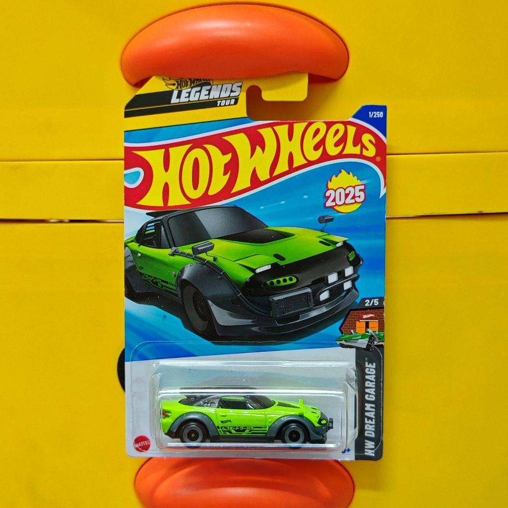 Mazda MX 5 Miata Hot Wheels Dream Garage
