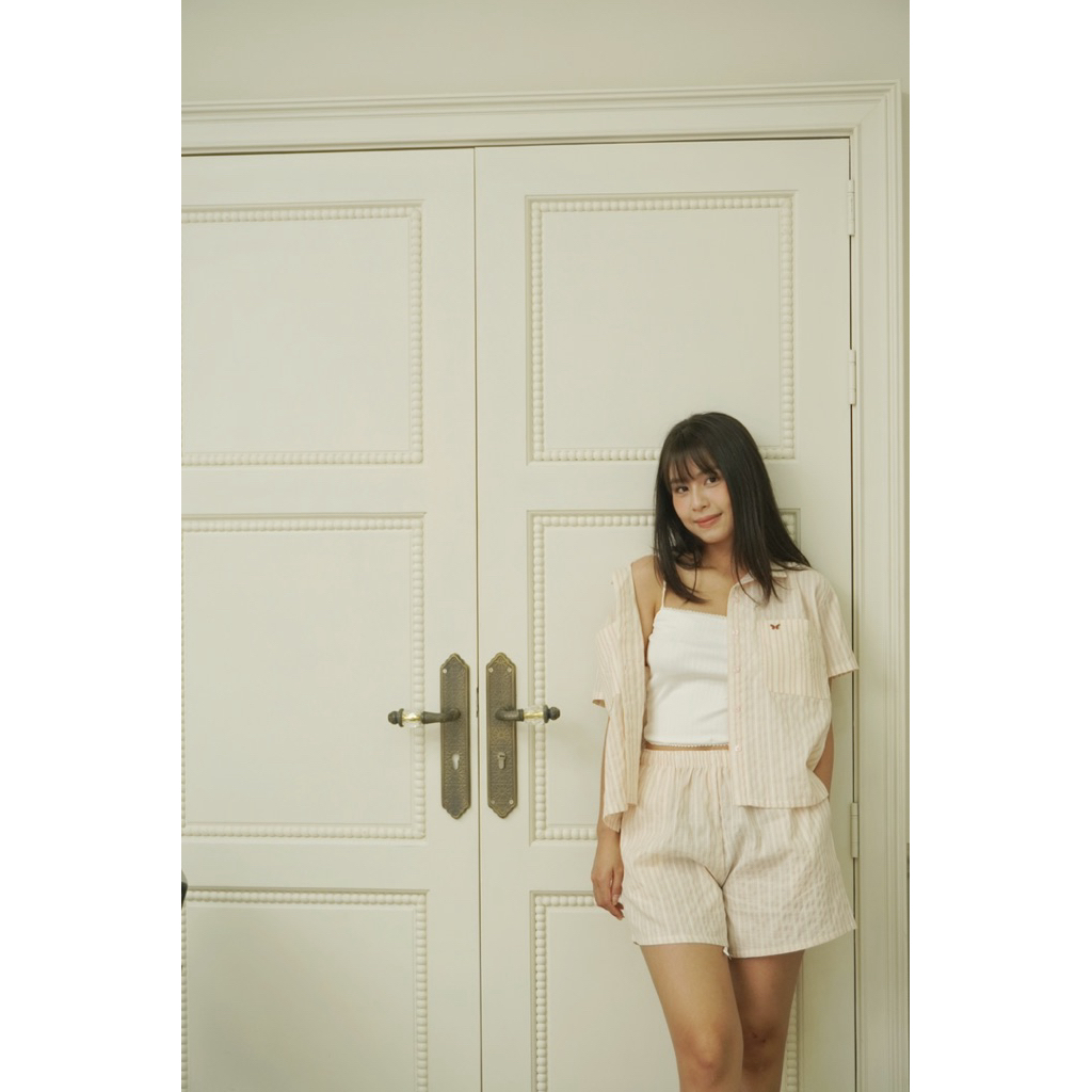 Set piyama nữ ngắn tay Layla – Sơ mi sọc + short cotton thêu + áo thun 2 dây| Mặc du lịch – mặc nhà 