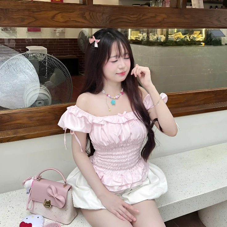 Set 2 Món Màu Hồng BaBy Gồm Áo Trễ Vai Bèo Tay Bồng Đính Nơ Nhún Eo + Chân Váy Bí Phồng Có Quần Trong Chất Liệu Thô Hàn | BigBuy360 - bigbuy360.vn