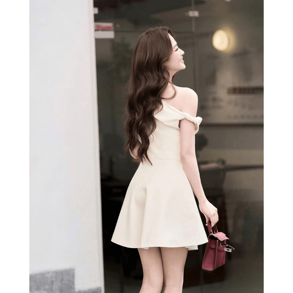 Váy Myra Thiết Kế Lệch Vai Sang Chảnh Điệu Đà, Đầm Ngắn Mặc Đi Chơi Đi Dự Tiệc Xinh Xắn Lagoo | BigBuy360 - bigbuy360.vn