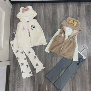 Bộ 3 chi tiết cho bé gái gồm: Áo khoác gile lông + áo cotton + quần loe