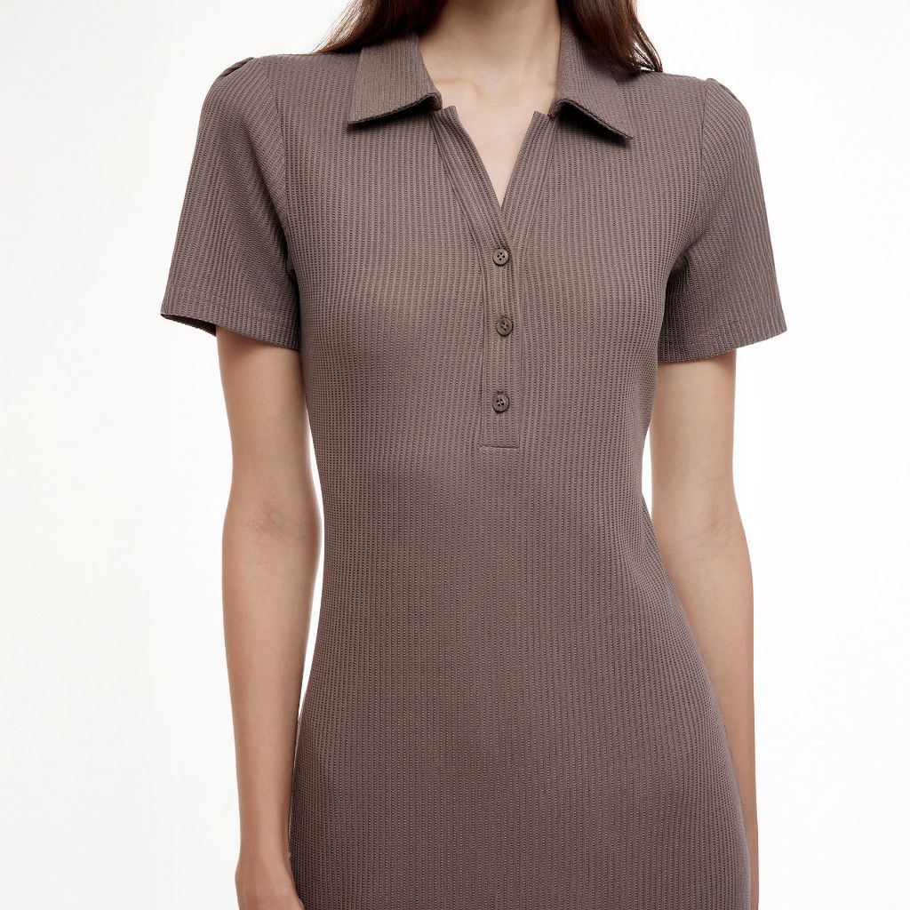 Váy Polo ôm body MONO TALK dáng dài cổ polo đính cúc trang trí váy The Ribbed Polo Dress O10001FT | BigBuy360 - bigbuy360.vn