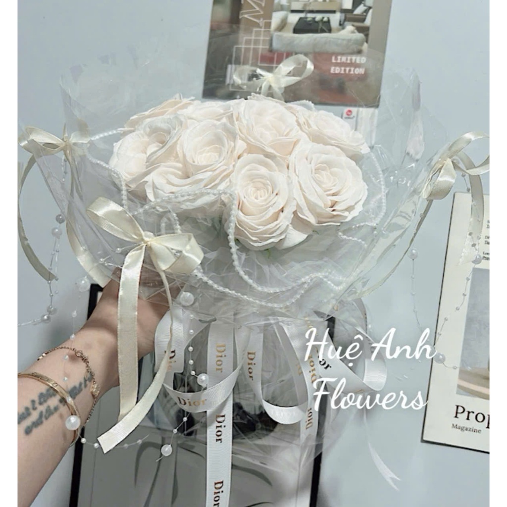 BÓ HOA ECUDOR TRẮNG BE( HOA SÁP HÀN QUỐC) CHÍNH CHỦ HUỆ ANH FLOWERS