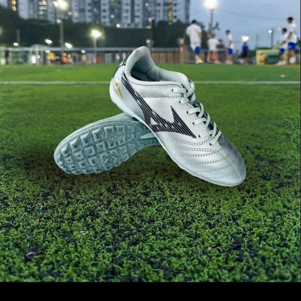 Giày Bóng Đá MZN_Relia Neo 4 ( Khâu Full Đế + Tăng 1 Túi Rút+Tăng 1 Đôi vớ dệt kim+ 1 Cuộn Băng Kéo)