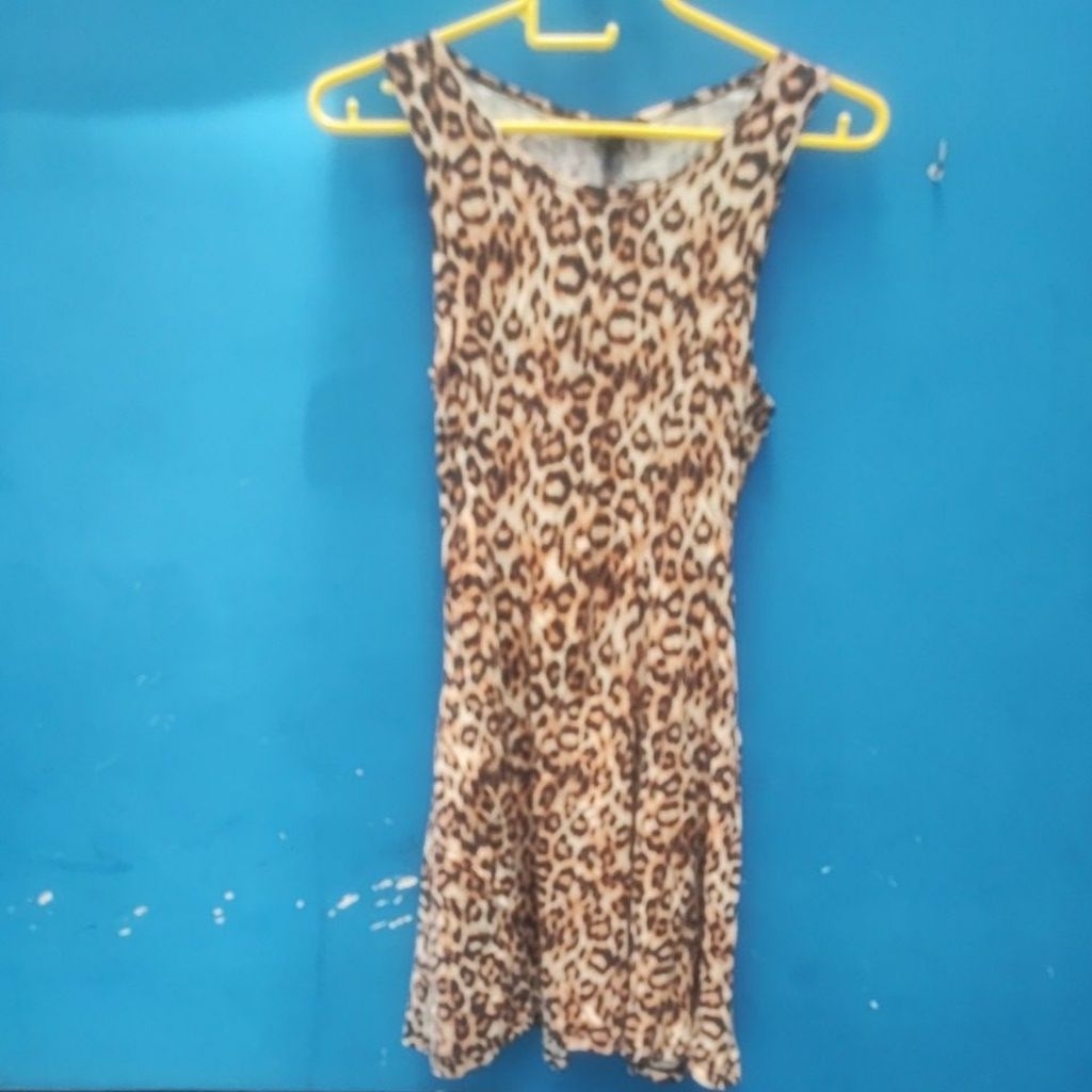 BB01. Áo đầm cổ yếm phom 40-45kg