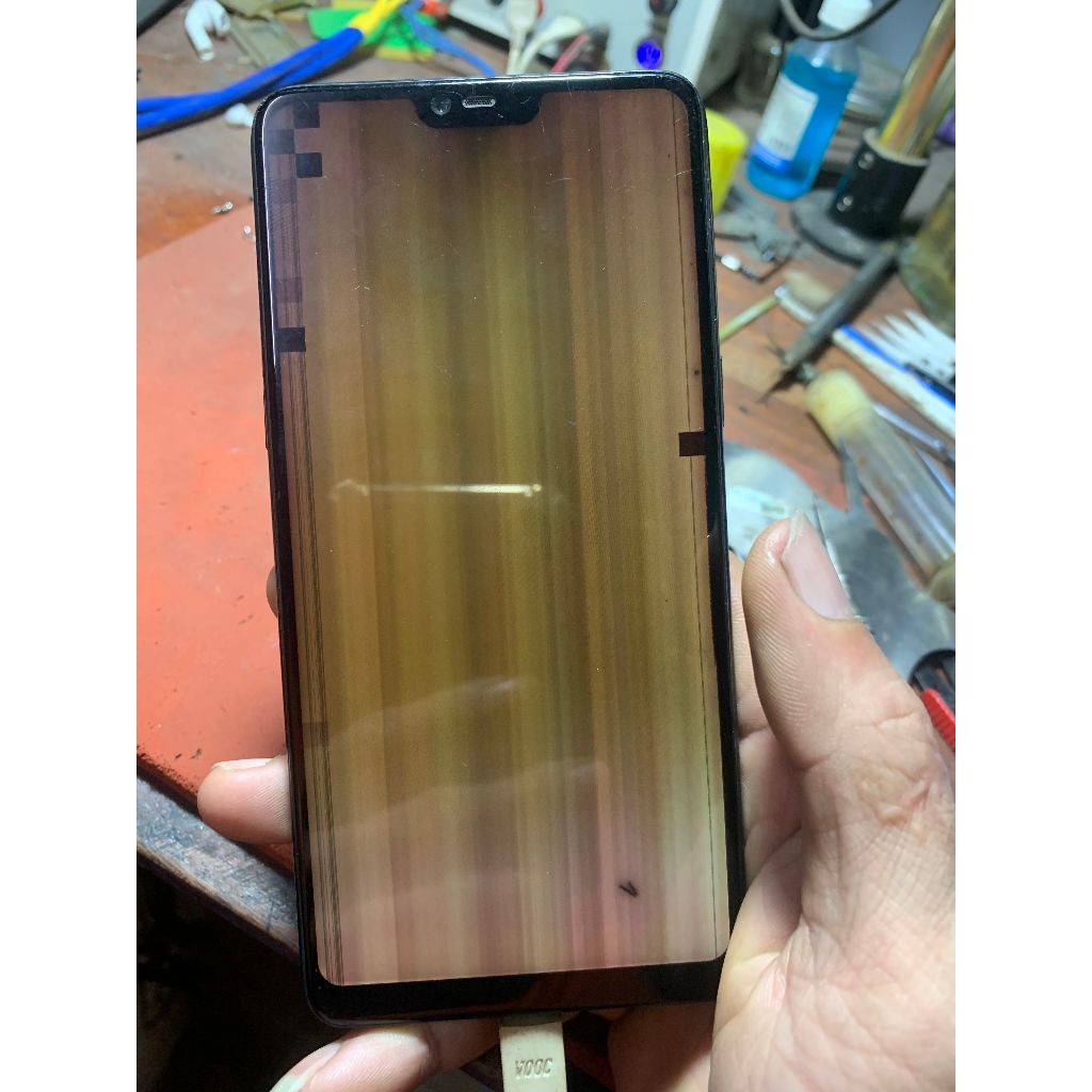 Xác điện thoại Oppo F7 . Hư màn còn nguồn như hình