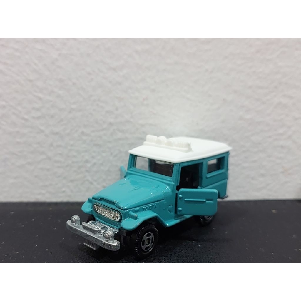 Xe mô hình Tomica Toyota Land Cruiser FJ40 (Black Box 35th Anniversary Reprint)  - Made in China