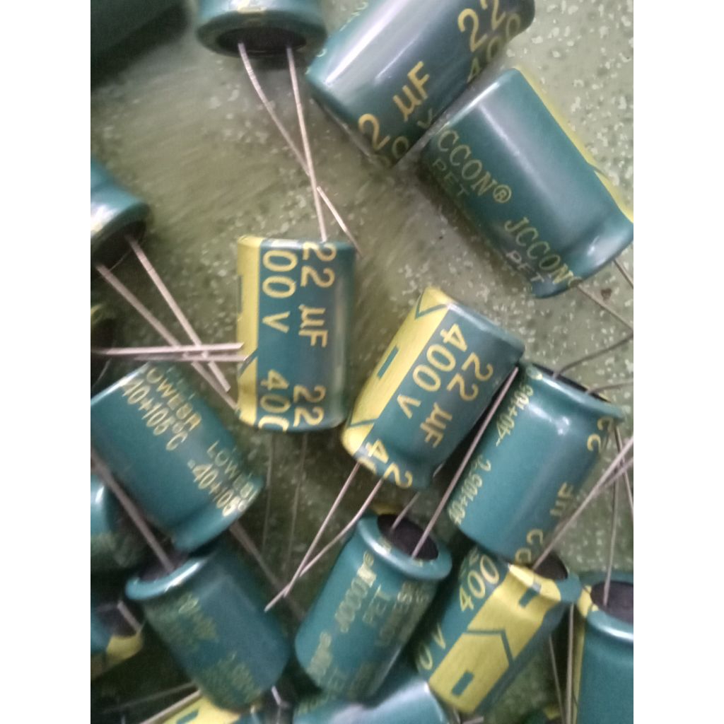 1TỤ HÓA 400V-22UF(13*20)