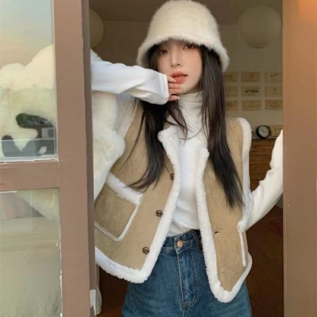 [SẴN] Áo khoác gile nữ Croptop form rộng, áo khoác ba lỗ da lộn màu nâu lót lông cừu túi hộp - 201 | BigBuy360 - bigbuy360.vn