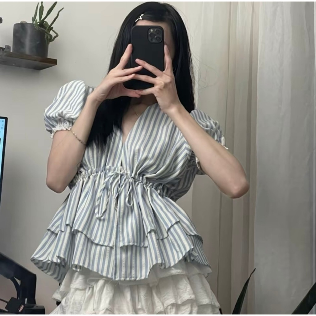 ÁO BABYDOLL KẺ SỌC XANH CỔ V CỘT DÂY NƠ TAY PHỐI REN FORM XÒE KIỂU DÁNG HÀN QUỐC - DÀNH CHO NỮ | BigBuy360 - bigbuy360.vn