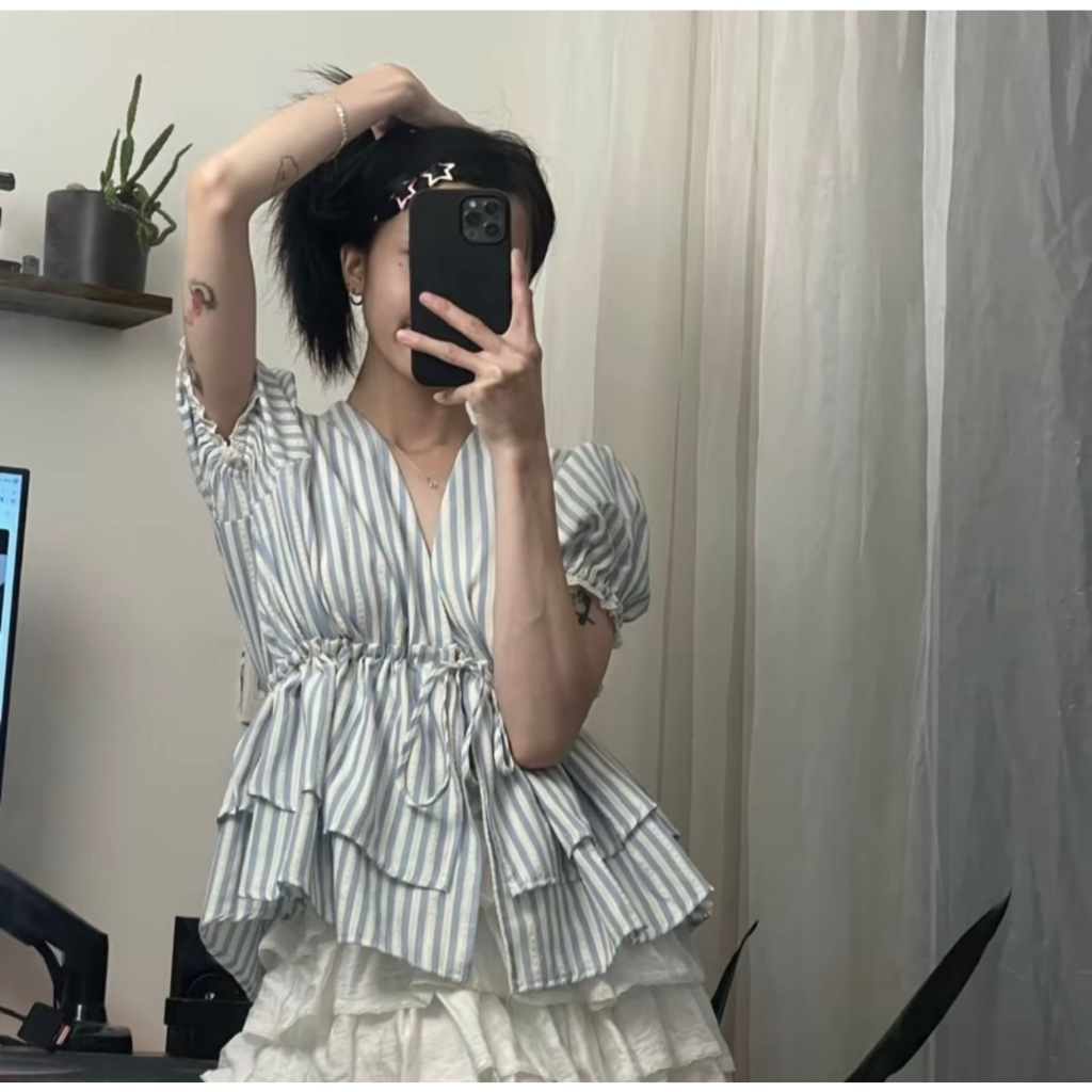 ÁO BABYDOLL KẺ SỌC XANH CỔ V CỘT DÂY NƠ TAY PHỐI REN FORM XÒE KIỂU DÁNG HÀN QUỐC - DÀNH CHO NỮ | BigBuy360 - bigbuy360.vn