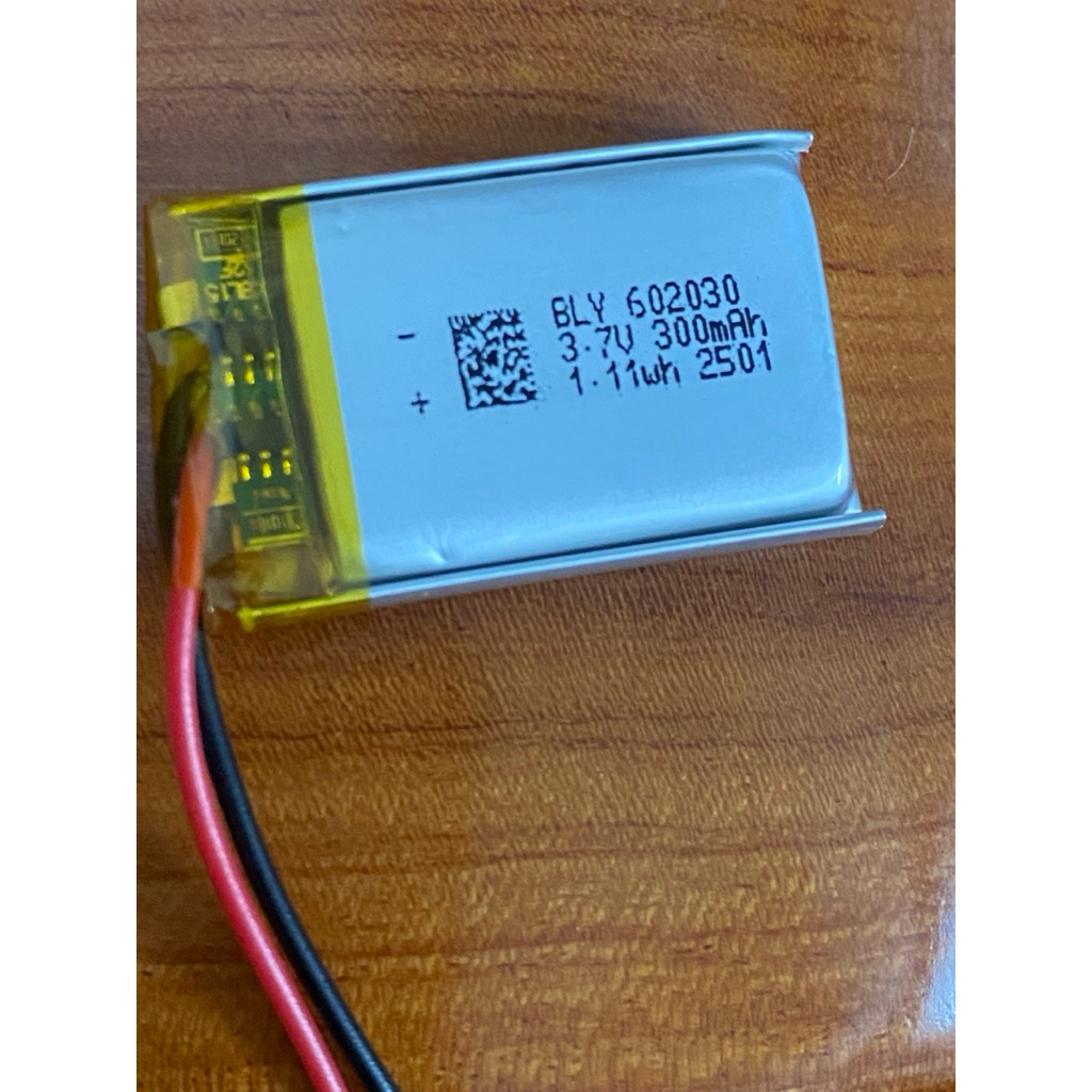 Nguồn 602030 3.7V 300mAh  cho tai nghe Bluetooth, máy ghi âm, đồng hồ thông minh và các thiết bị điệ
