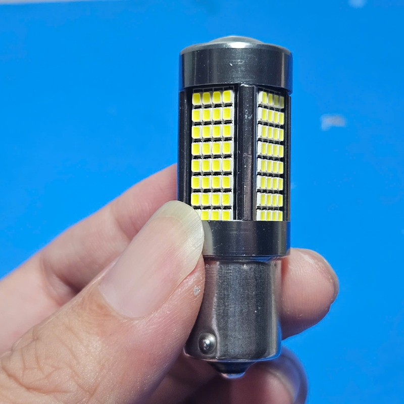 Gợi ý các mẫu đèn xi nhan ô tô đồ chơi đẹp mắt, chất lượng