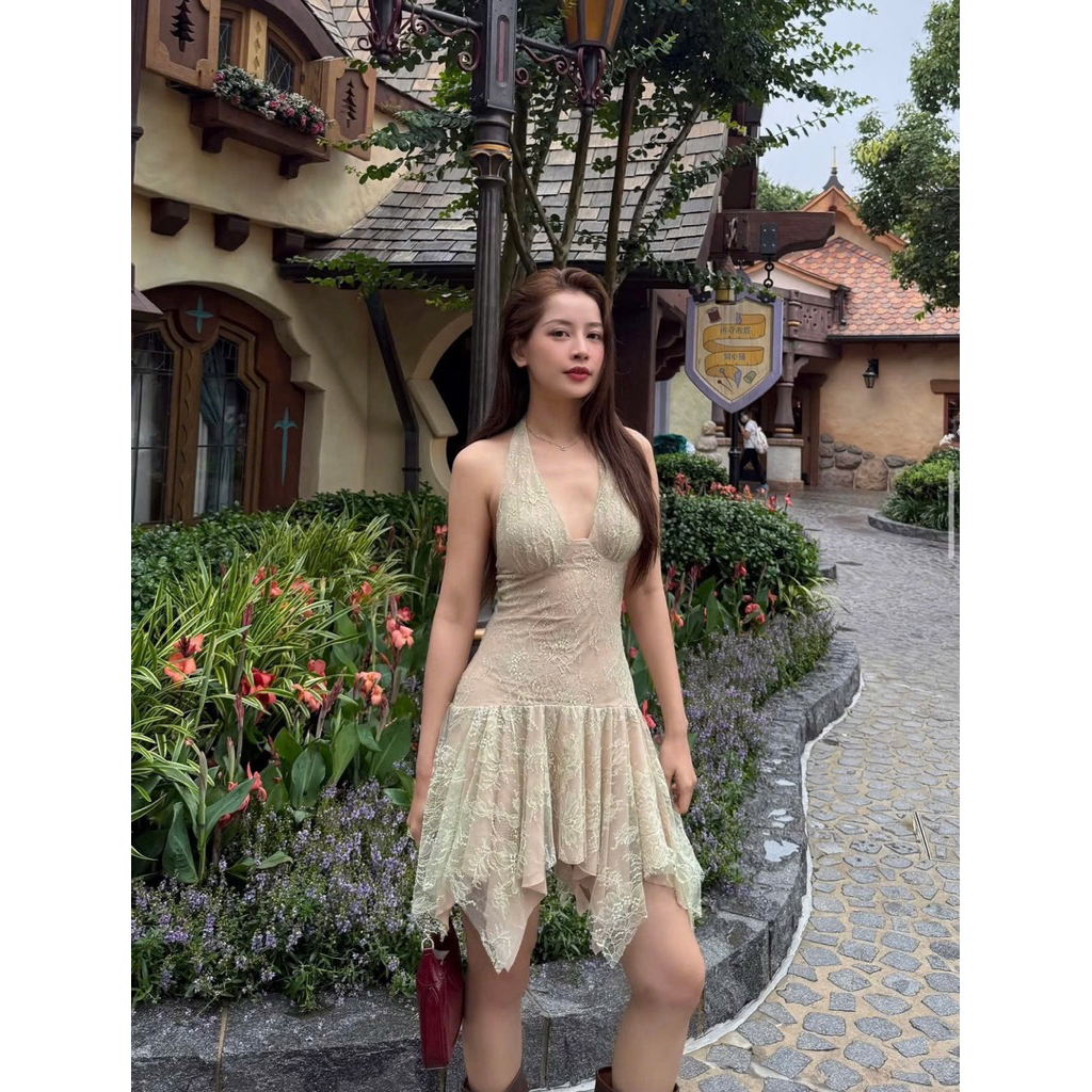 𝐍𝐄𝐖 𝐀𝐑𝐑𝐈𝐕𝐀𝐋 ✨ CAM KẾT CHUẨN HÌNH (𝐎𝐑𝐀𝐍𝐆𝐄 𝐒𝐓𝐔𝐃𝐈𝐎𝐒 ) - Đầm Ren Cổ Yếm Dáng Xoè Ngắn