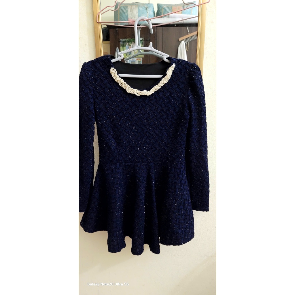 váy  vimectin violet 3  peace dạ thiét kế bling dáng ngắn size m rất xinh a dưới 54 kg mặc vừa  nhé 