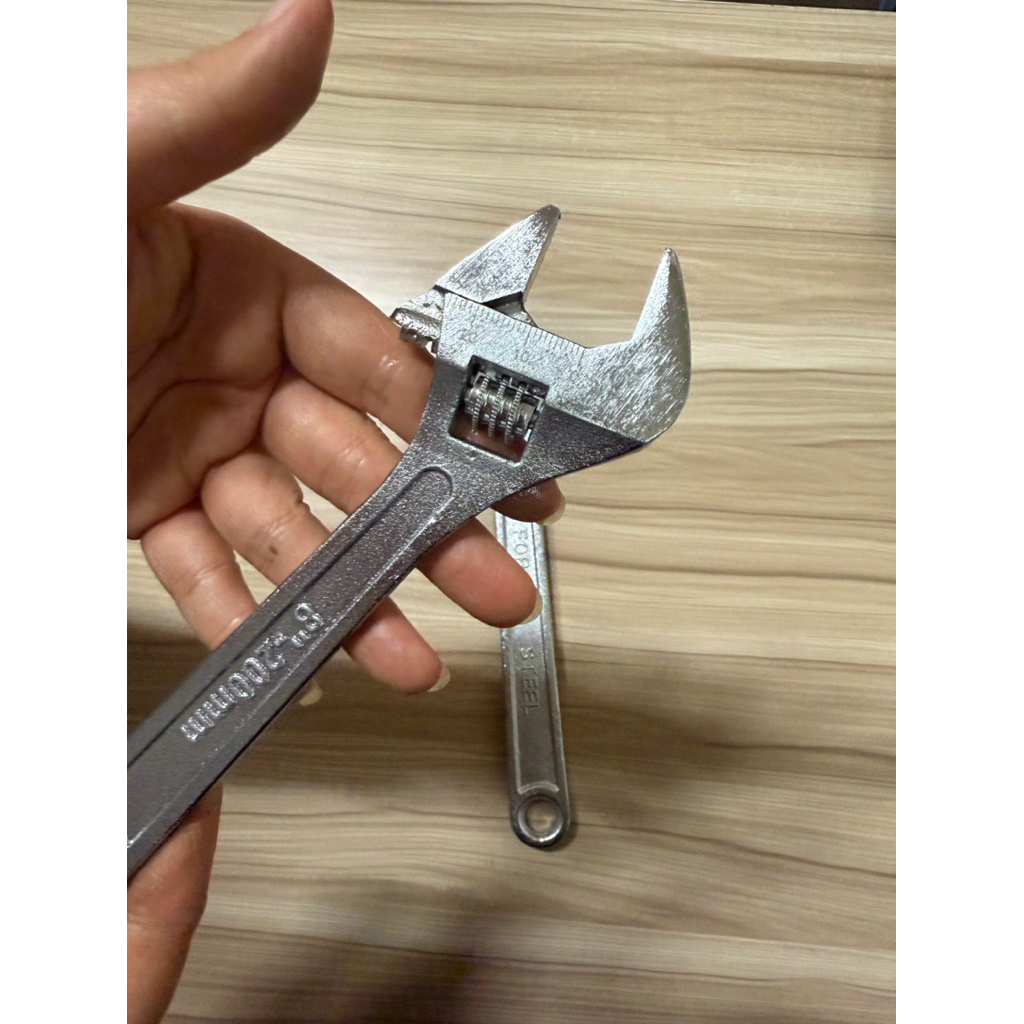 mỏ lết , cờ lê trung quốc 15 inch và 18 inch