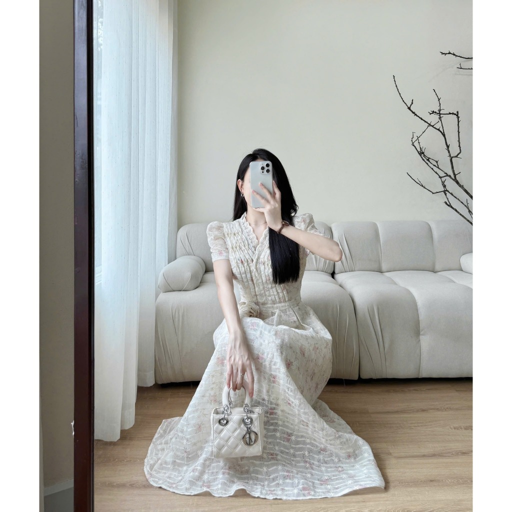Đầm dự tiệc ren thêu hoa dáng dài tay bồng sang trọng Labu Dress | BigBuy360 - bigbuy360.vn