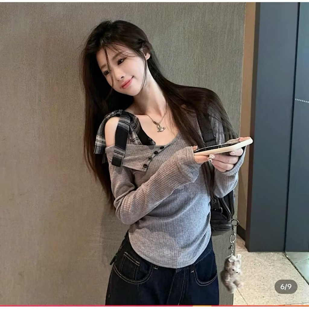 ÁO THUN LỆCH VAI ĐÍNH NÚT PHỐI CARO XÁM DÀI TAY XINH TU CỰC ĐẸP XAM52