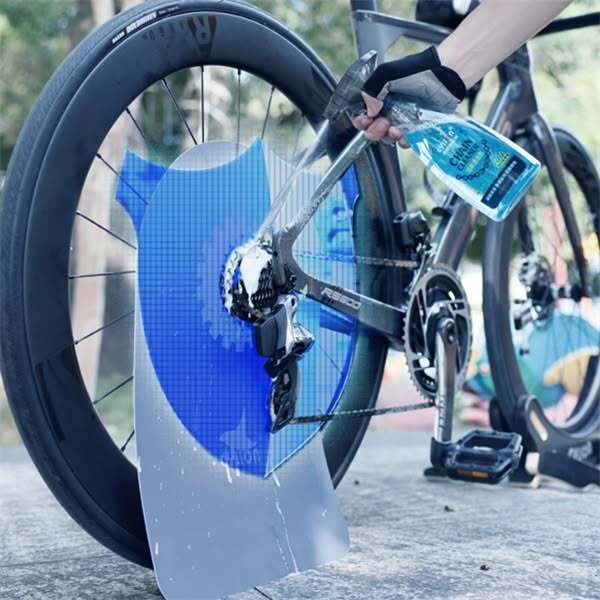 Tấm nhựa CYLION chặn vệ sinh xích líp