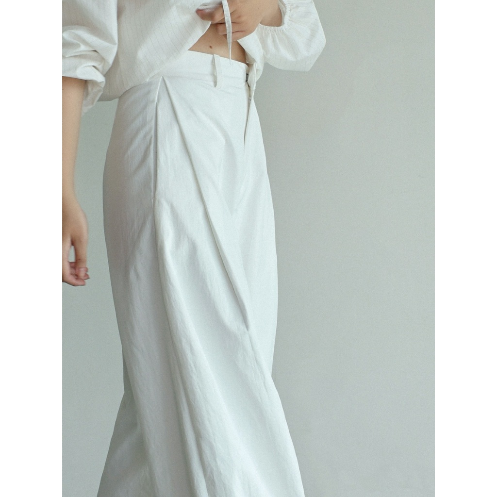 Quần dài kaki nhăn xếp ly ống rộng 𝐒𝐎𝐌𝐒 | 𝐌𝐨𝐫𝐢 𝐏𝐚𝐧𝐭𝐬 | BigBuy360 - bigbuy360.vn