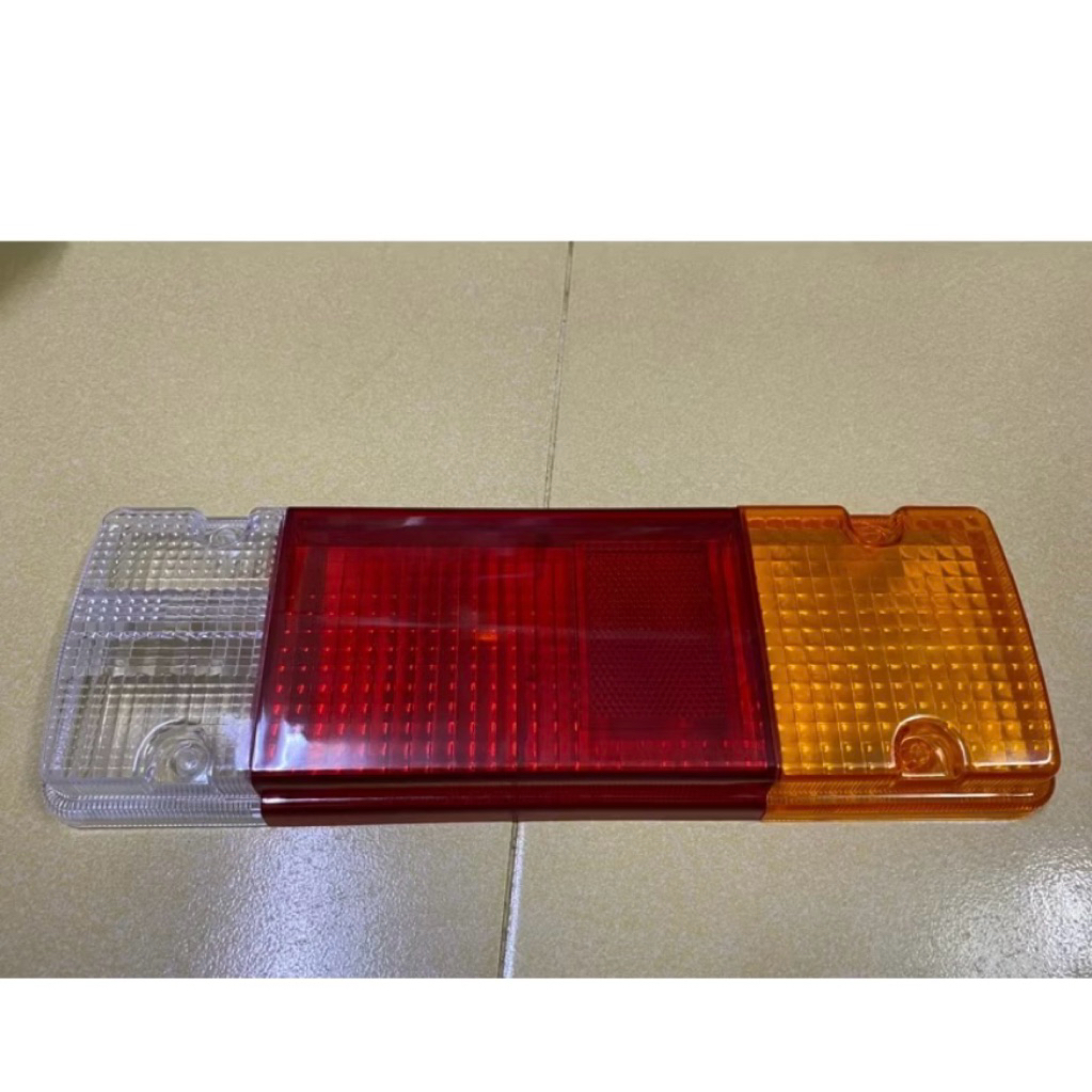 chụp đèn hậu xe tải hino 300
