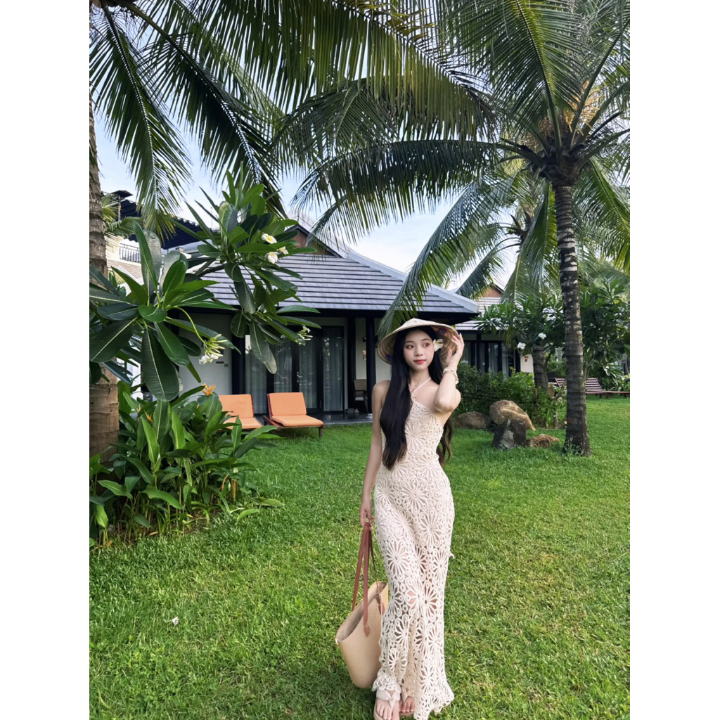 ELLA DRESS - đầm body cổ yếm thêu đan hoa đuôi cá sang chảnh