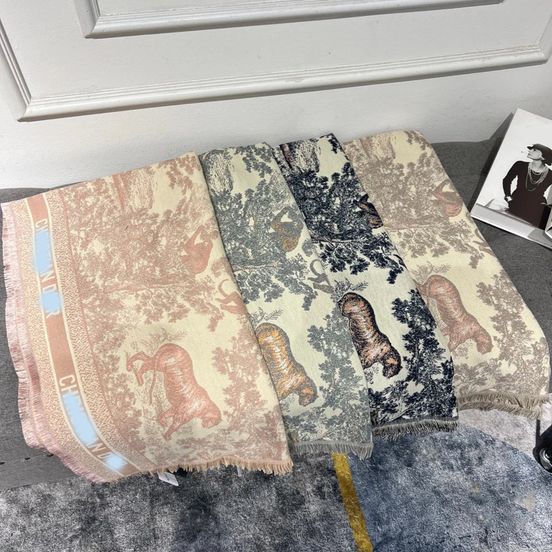 Khăn choàng cổ dạ Dior 140x140cm phong cách sang trọng lịch sự