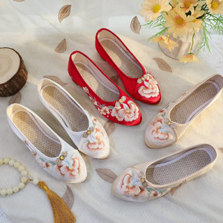 Giày thêu hoa khuy đính ngọc GT070