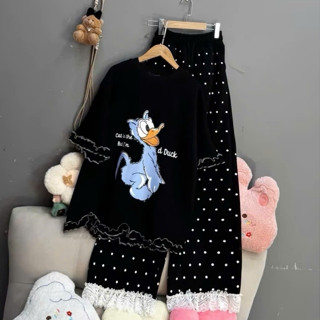 Sét bộ áo thun cổ tròn kèm quần suông dài in vịt chấm bi màu đen cho nữ oversize