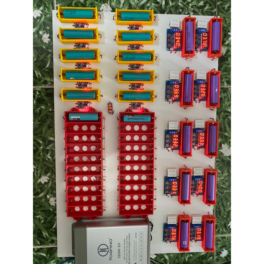 Bảng test ,sạc,cân bằng dùng cho pin 18650 và pin 21700
