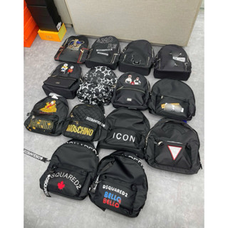 Balo học sinh chất liệu vải dù chống nước hoạ tiết hình bắt mắt để laptttop thoải mái.