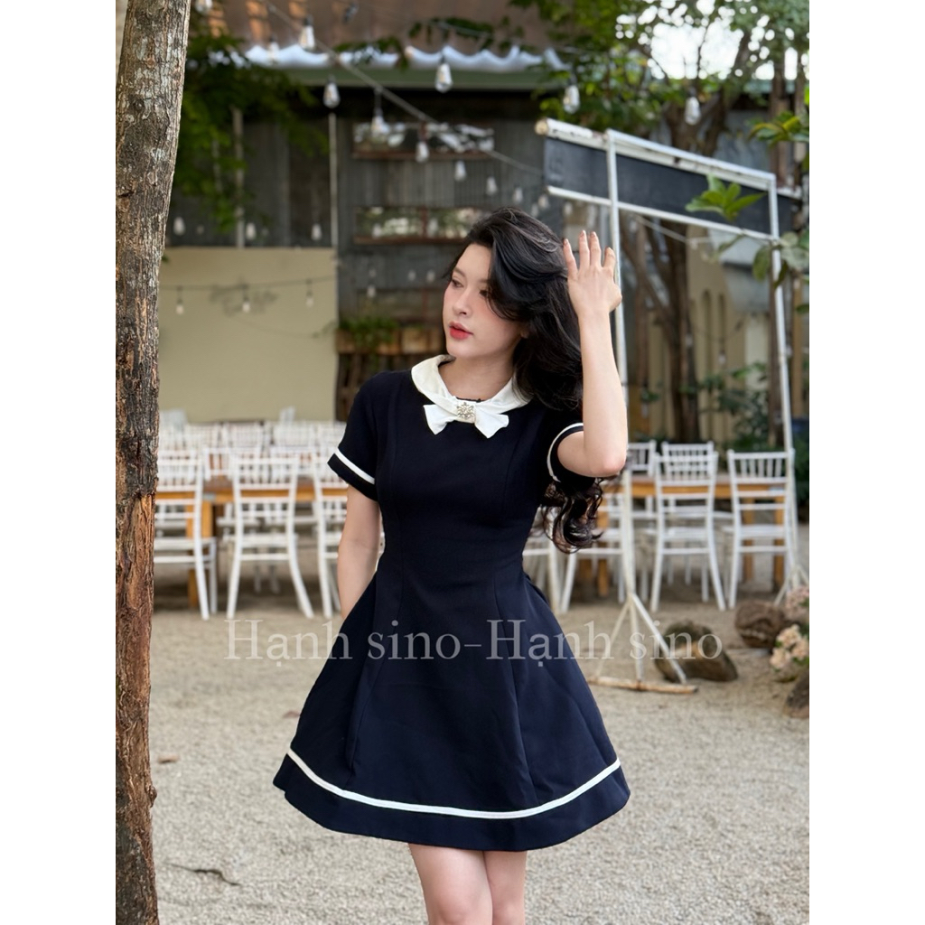 Hạnh sino. 97 Váy thiết kế xoè viền trắng, nơ có kèm tag đá