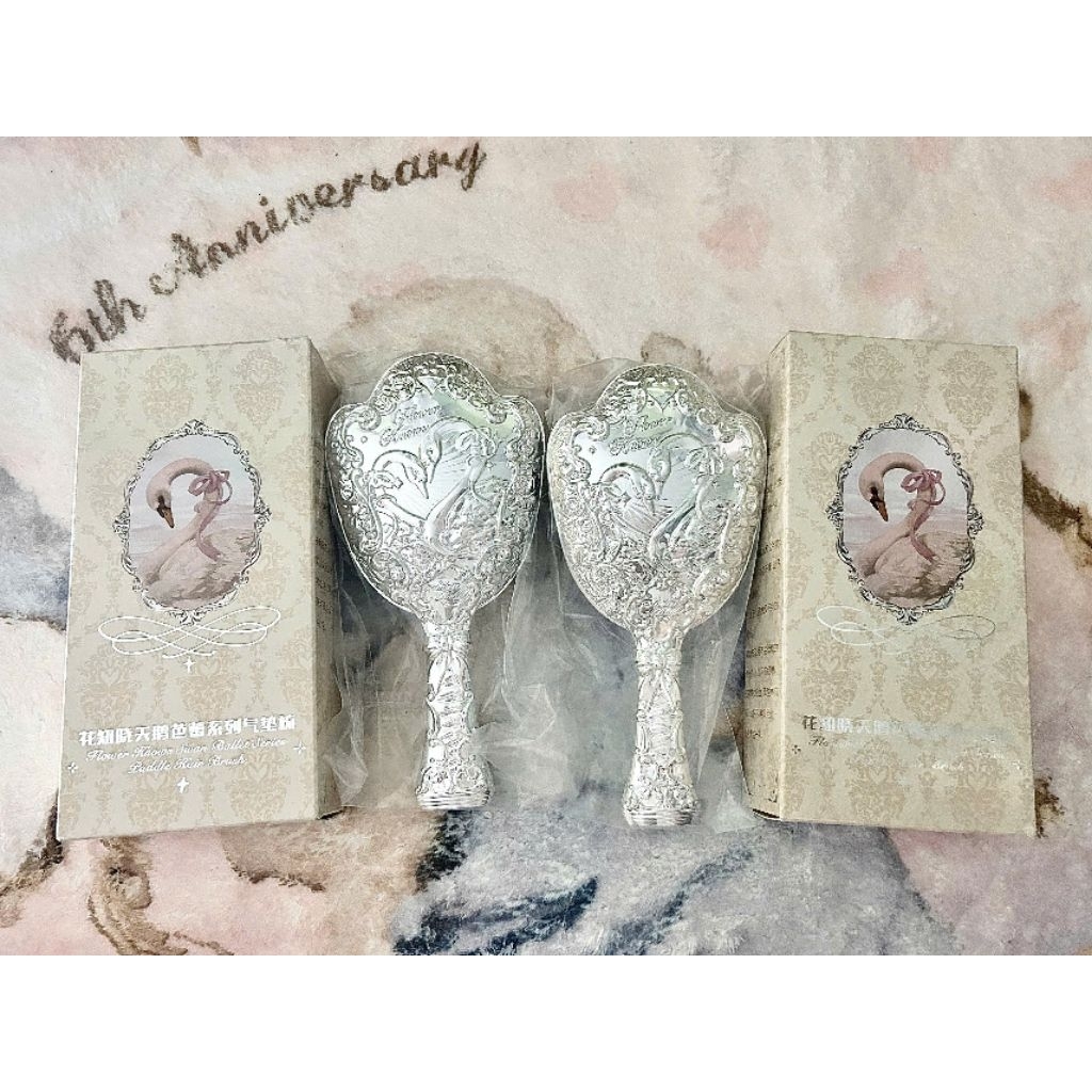 LƯỢC SWAN FLOWER KNOWS