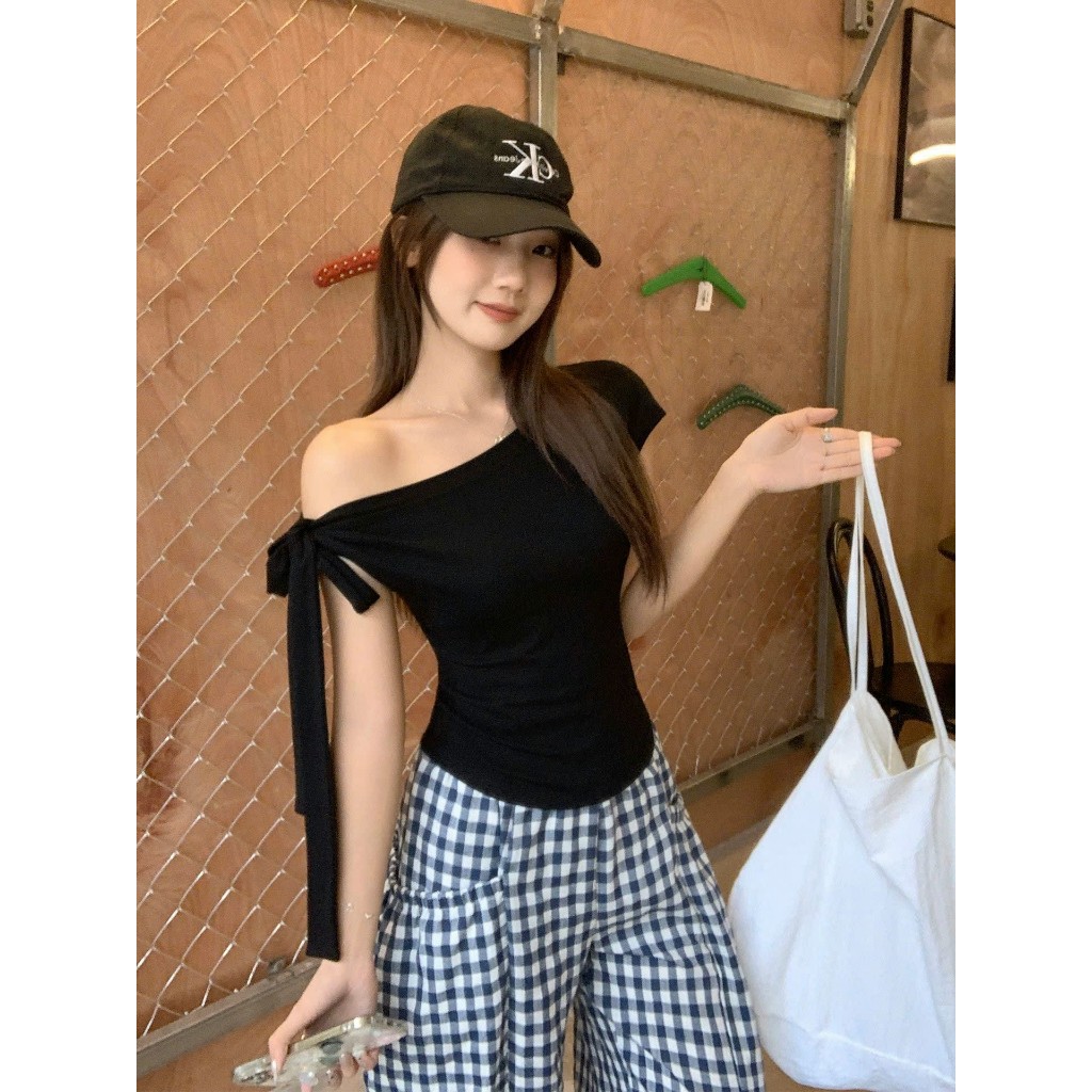 Áo Croptop Kiểu Trễ Vai Kèm Dây Thắt Nơ Xinh Xắn Sang Chảnh