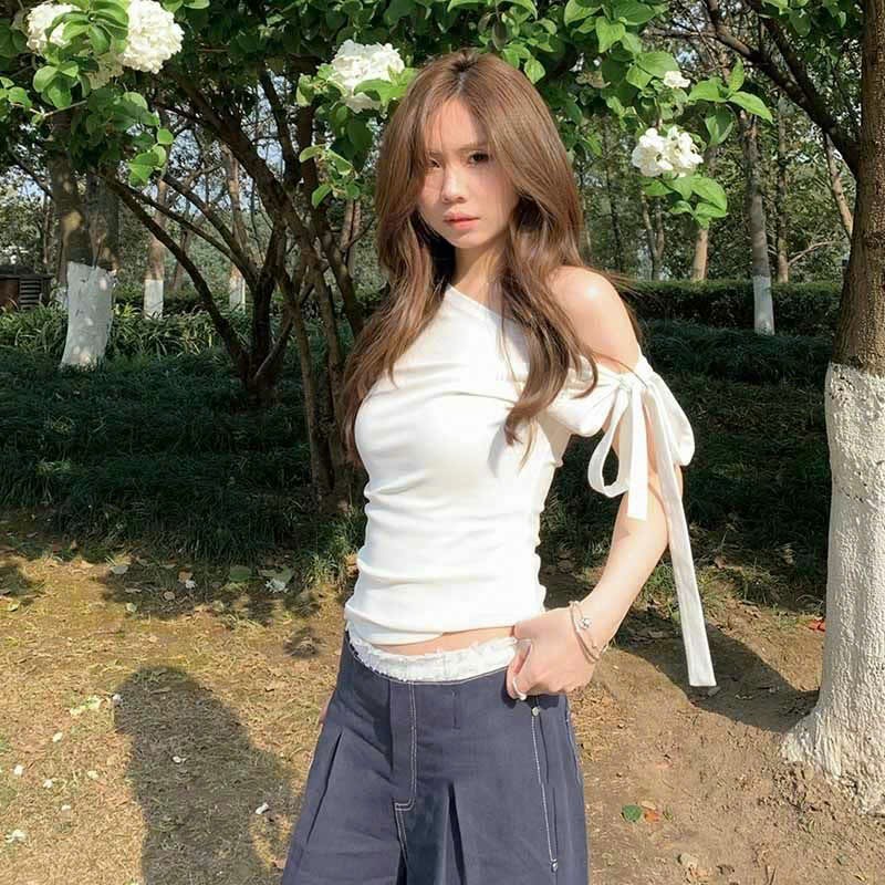 Áo Croptop Kiểu Trễ Vai Kèm Dây Thắt Nơ Xinh Xắn Sang Chảnh | BigBuy360 - bigbuy360.vn