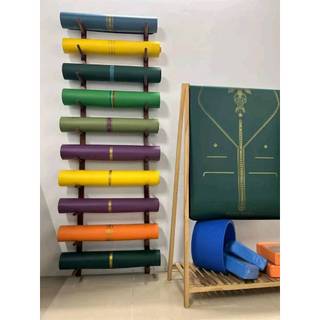 Kệ gỗ treo thảm yoga, giá để treo các loại  thảm tập yoga chất liệu gỗ tự nhiên dày dặn chắc chắn