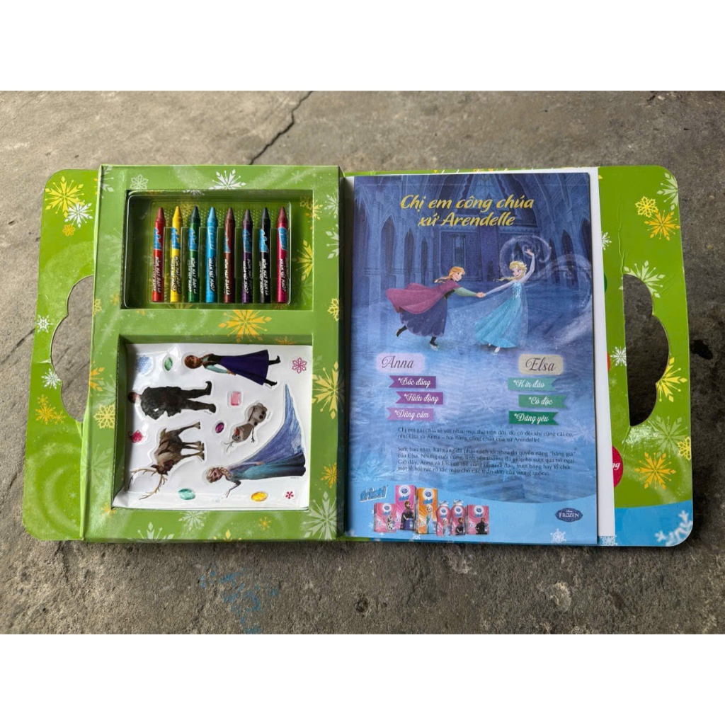 Bộ sách truyện tranh tô màu sáng tạo - quà tặng Fristi