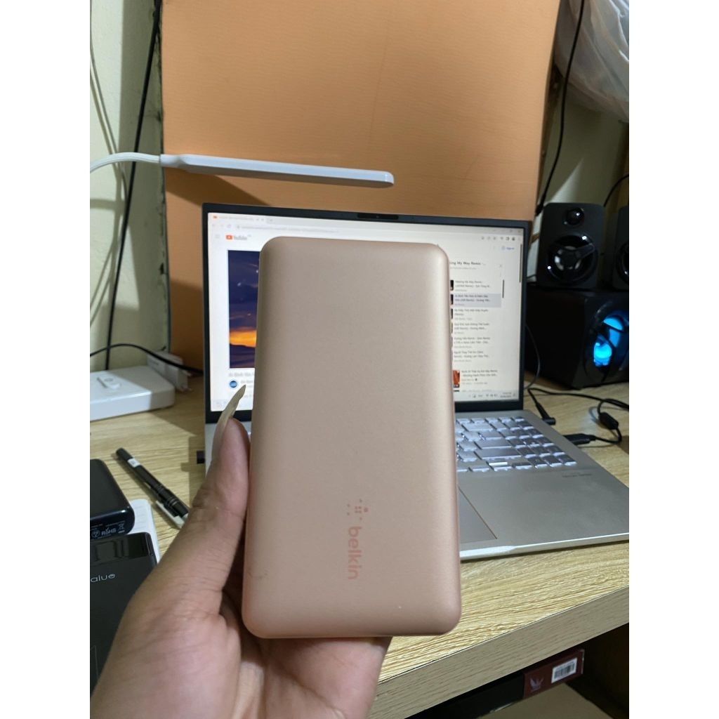 Sạc dự phòng Belkin BPB011.