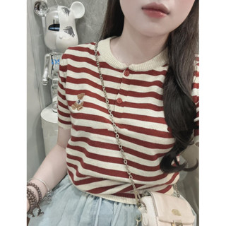 Áo phông thun nữ cộc tay hình gấu kẻ ngang chất len mongtoghi khuy cúc mẫu mới 2025 hàng QC