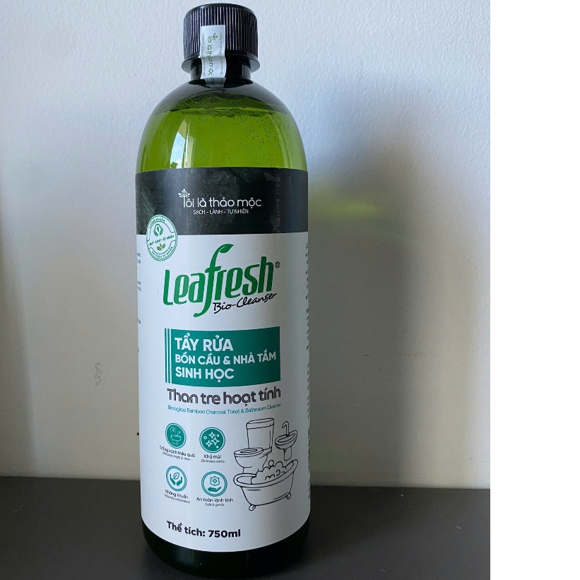 Nước tẩy rửa bồn cầu & nhà tắm sinh học Leafresh than tre hoạt tính – 750ml
