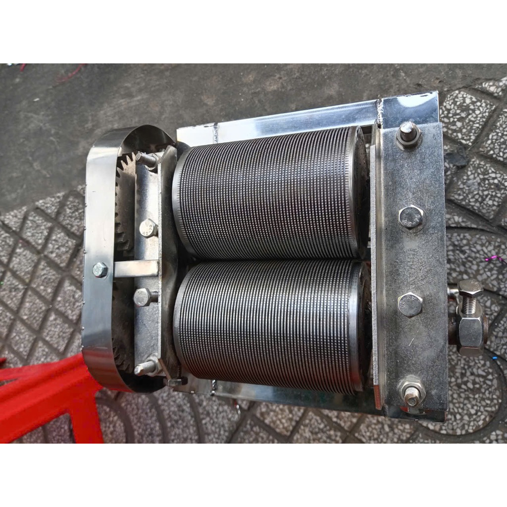 Máy cán -cắt Bì ( da heo ) tay inox