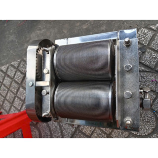 Máy cán -cắt Bì ( da heo ) tay inox