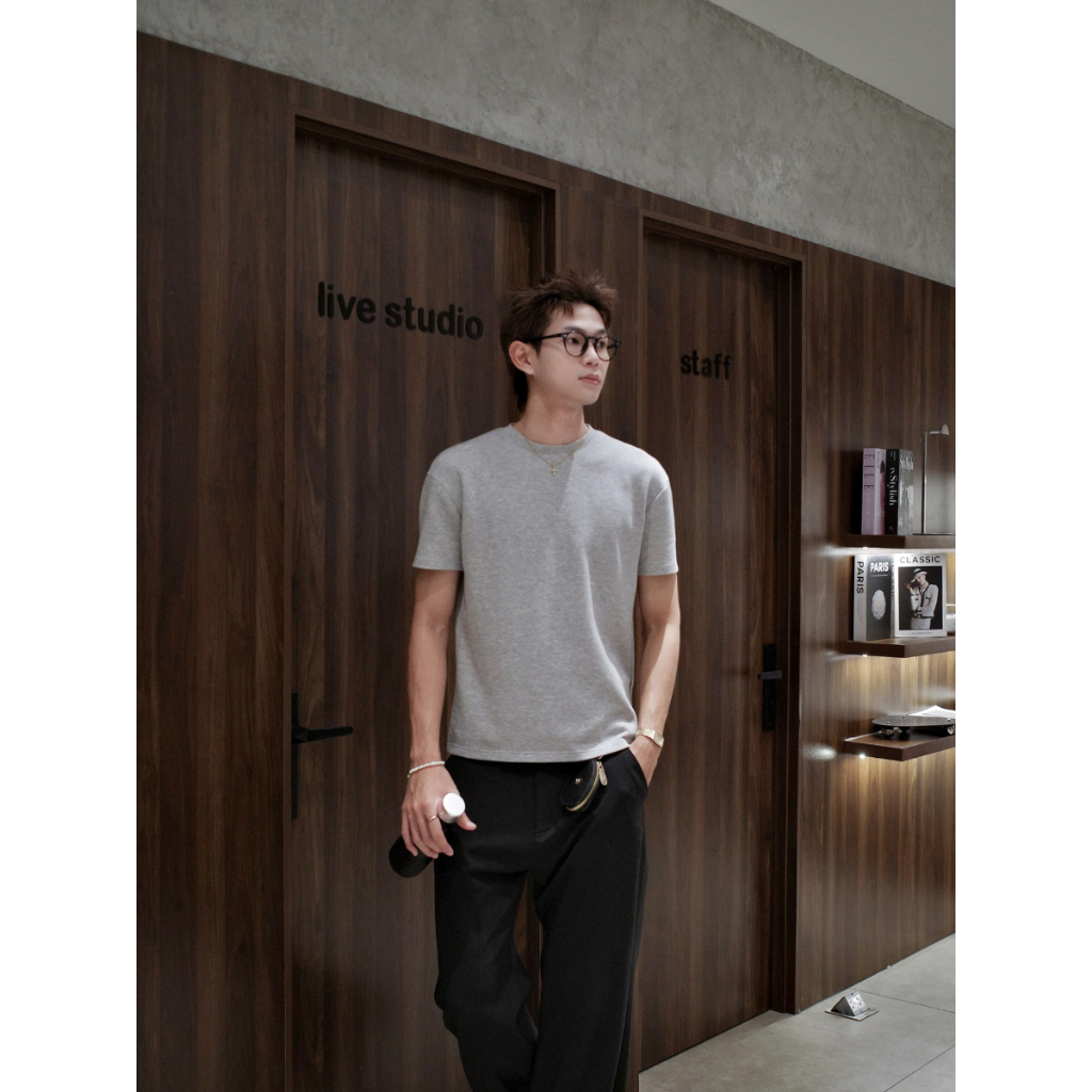 Áo Thun Trơn Clean Fit GODMOTHER Áo Thun Unisex Co Giãn 4 Chiều Cổ Tròn Form Fit Ôm Body Tôn Dáng | BigBuy360 - bigbuy360.vn