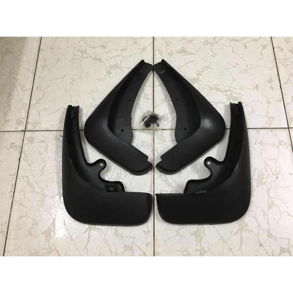 Bộ chắn bùn bánh xe Ford Focus (Hatchback)