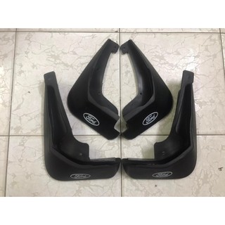 Bộ chắn bùn bánh xe Ford Focus (Hatchback)