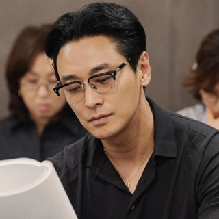  Kính thời trang nam nữ CHR Eva dáng nửa viền.Khung kim loại bền bỉ,chắc chắn.Kính tổng tài sang trọng 