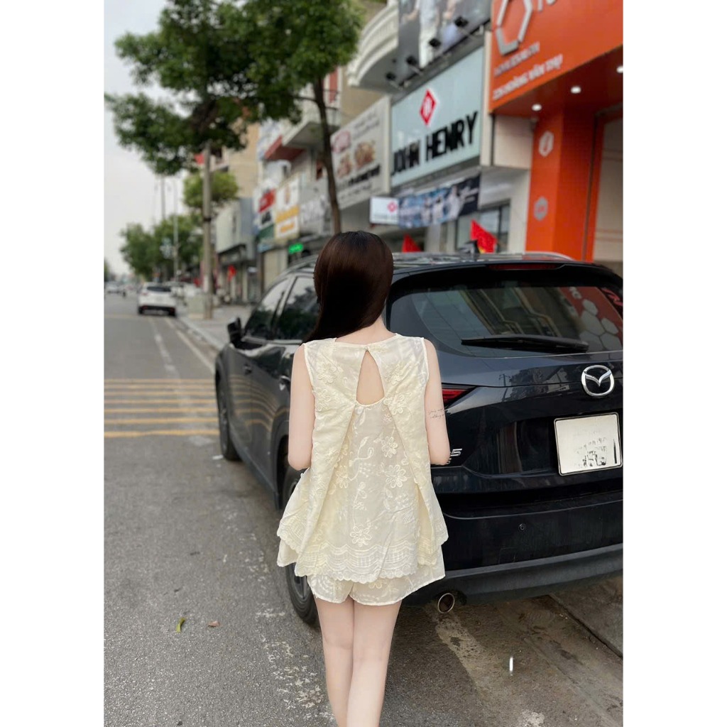 Set bộ nữ Guti áo sát nách kèm quần short cạp chun trẻ trung nữ tính, Bộ đồ nữ vải thô thêu hoa dịu dàng thời trang HEBE | BigBuy360 - bigbuy360.vn
