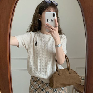 Áo len nữ cộc tay cổ tròn thêu ngựa hoạ tiết xoắn thừng 3 màu be, xám, hồng dễ mặc dễ phối phong cách Hàn Quốc hàng QC