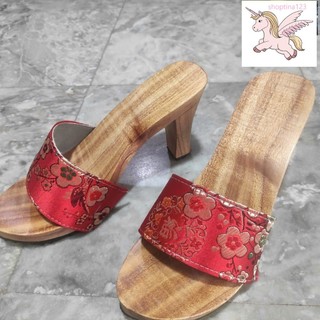 Guốc Gỗ Guốc Mộc Cao 9 Phân Đế Vuông Quai Gấm Lụa ( đế cao su 2 lớp )